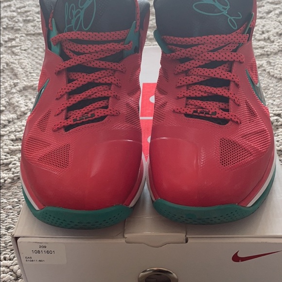 Men’s size 12 Lebron 9 Low “Liverpool”